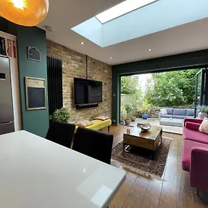  Holiday home Fabulous Townhouse In Clifton United Kingdom